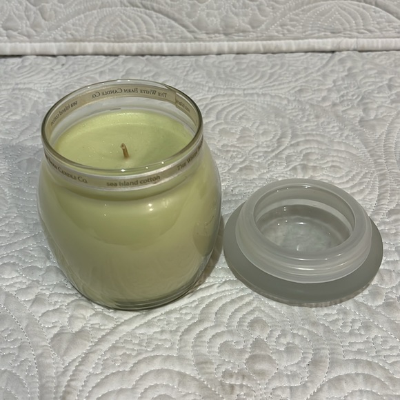 The White Barn and Slatkin Co sea‎ island cotton and island margarita candles - Picture 6 of 14